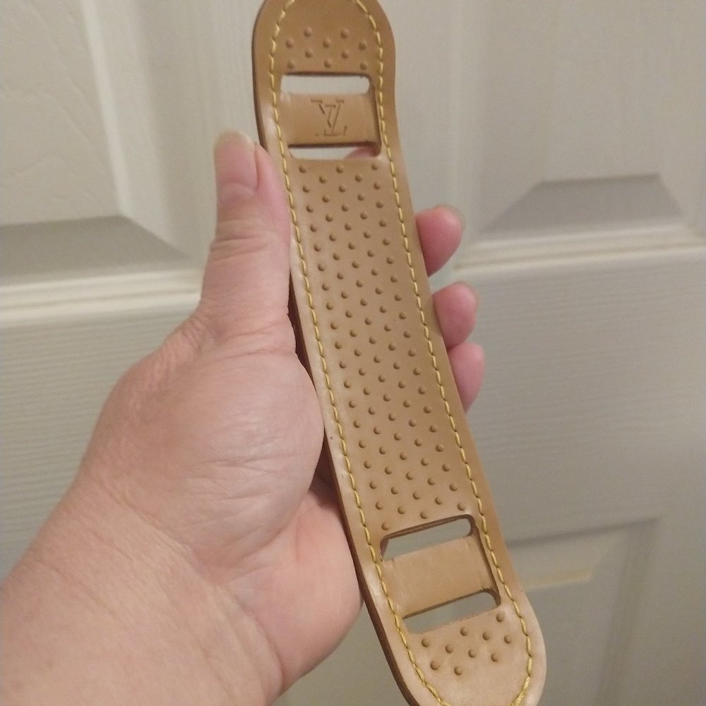 Louis Vuitton Extra Large Strap Pad - Picture 2 of 8
